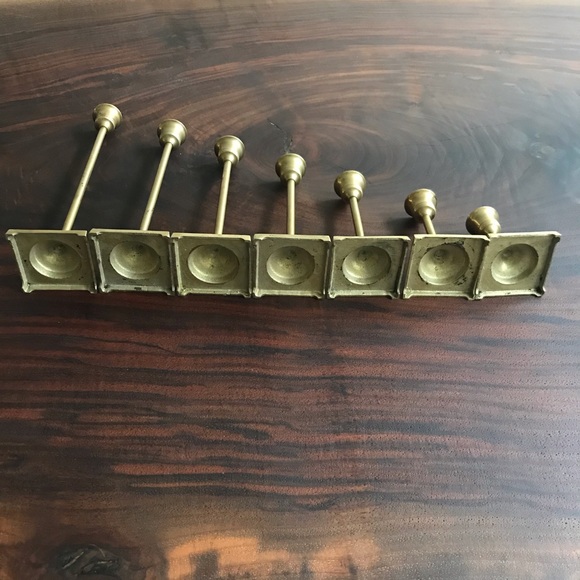 SOLD - Vintage Brass Mid Century Candlesticks / Candleholders - Set of 7 - Picture 12 of 12